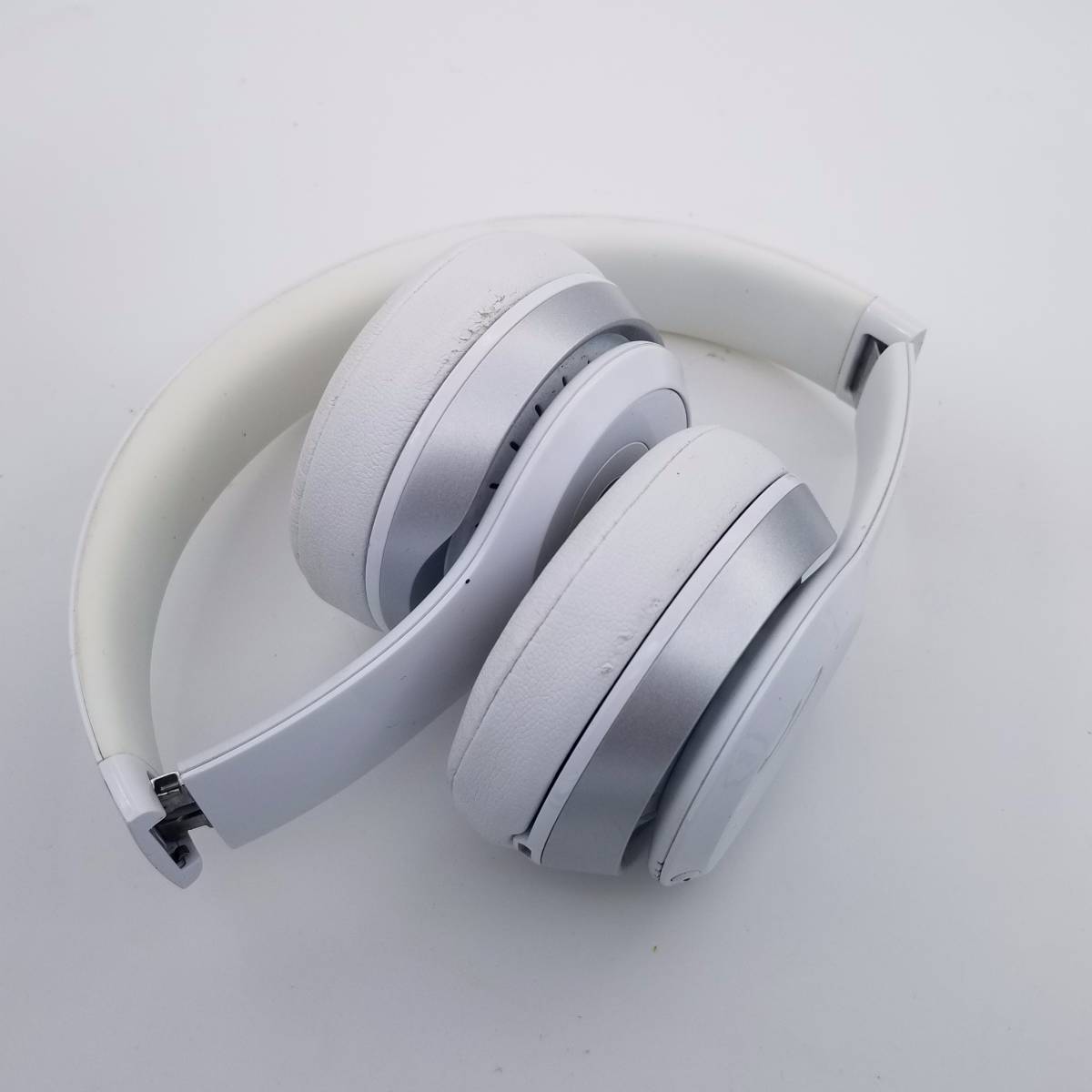 9新 beats solo2 wireless 蓝牙耳机 solo2 头戴式线控耳麦 白色