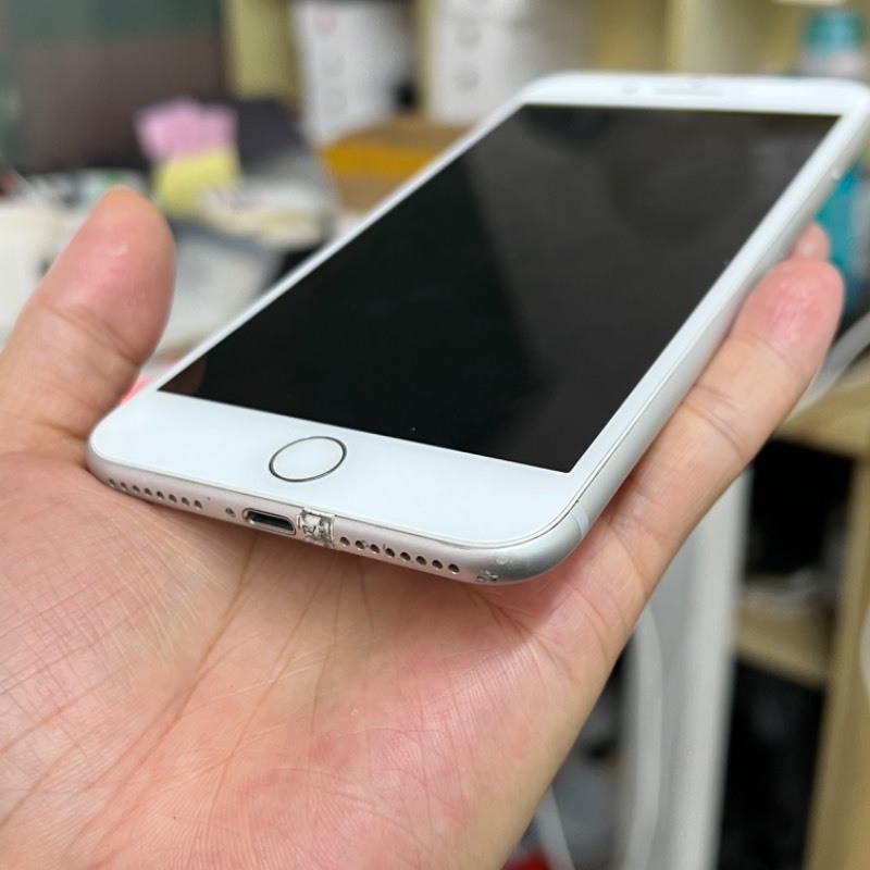 9新苹果iphone7plus128gb银色海外版编号4234