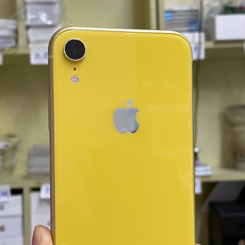 新品に近い台湾で購入apple iPhone XR 256G 黄色