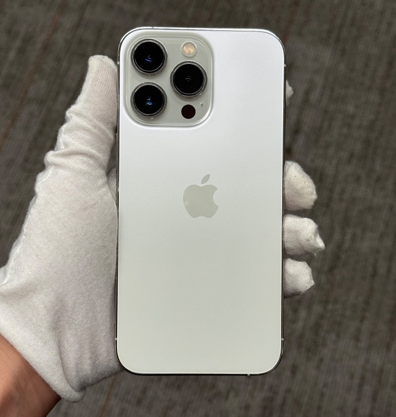 9新 苹果/iPhone 13 Pro 256GB 银色 无锁版 编号38780 