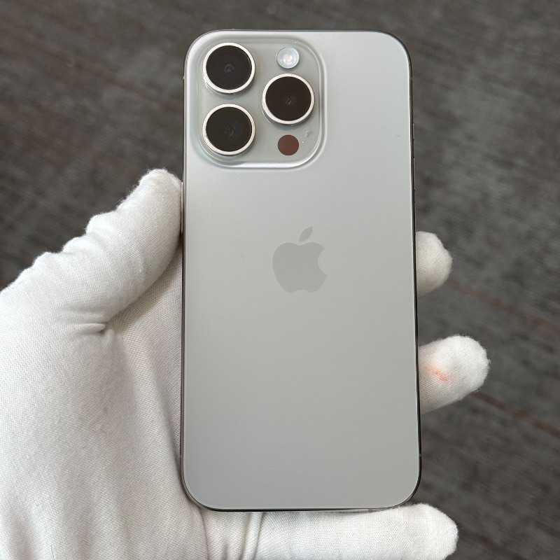 95新 苹果/iPhone 15 Pro 256GB 原色钛金属 无锁版 编号76891 