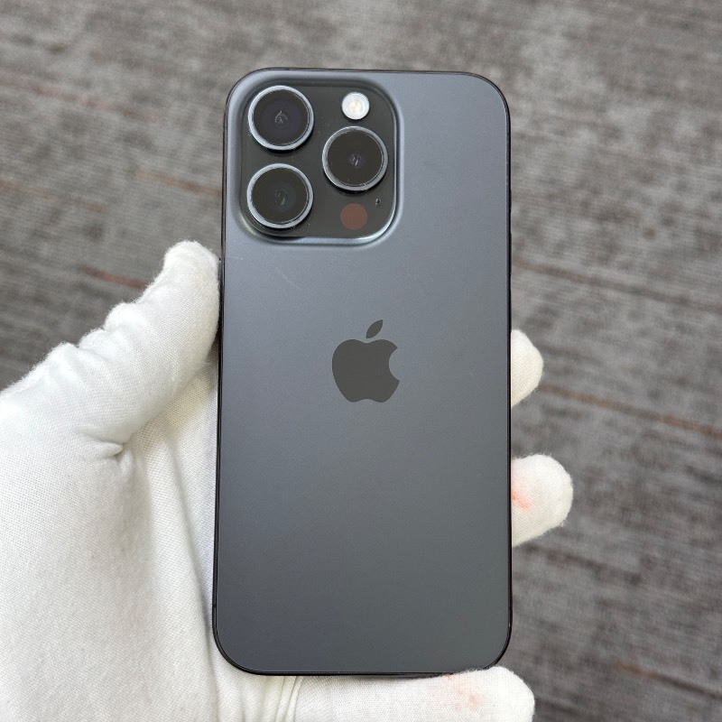95新 苹果/iPhone 15 Pro 256GB 黑色钛金属 无锁版 编号27975 