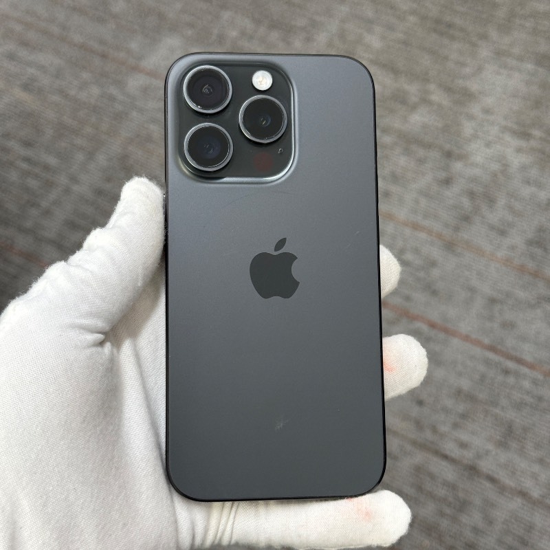 95新 苹果/iPhone 15 Pro 256GB 黑色钛金属 无锁版 编号85721 