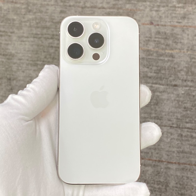 95新 苹果/iPhone 15 Pro 256GB 白色钛金属 无锁版 编号00243 