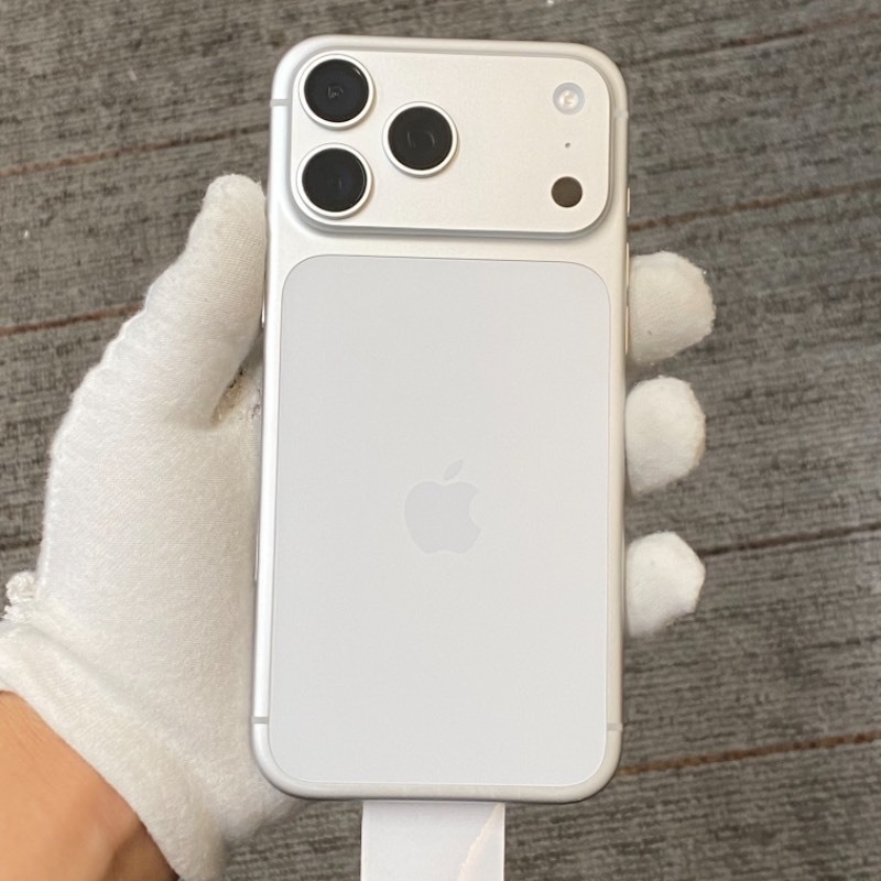 99新 苹果/iPhone 17 Pro Max 256GB 银色 sim卡限制ATT 编号93682 