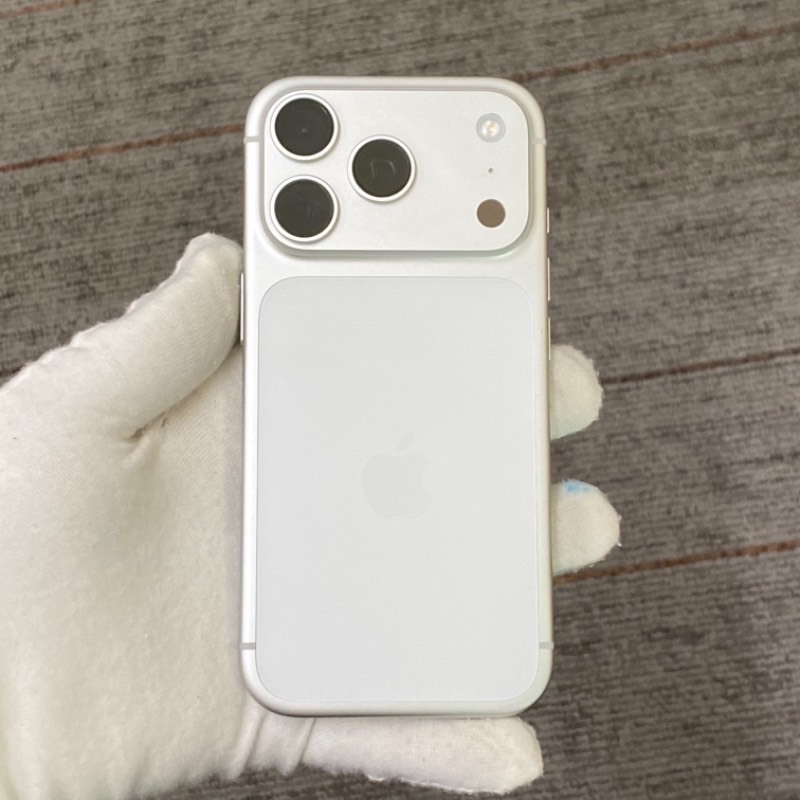 99新 苹果/iPhone 17 Pro 256GB 银色 国行 编号39609 