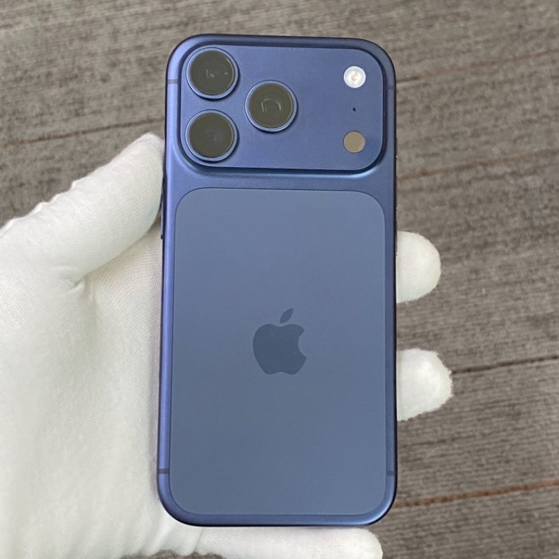 99新 苹果/iPhone 17 Pro 512GB 深蓝色 无锁版 编号49520 