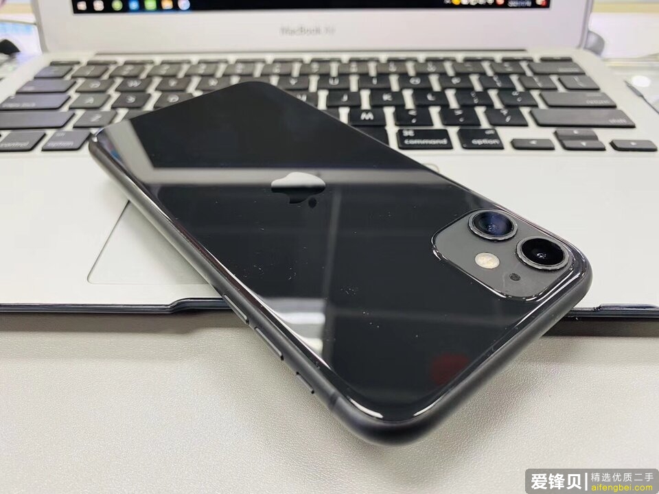 2021想买个二手iPhone，哪个值得买呀?-1.jpg