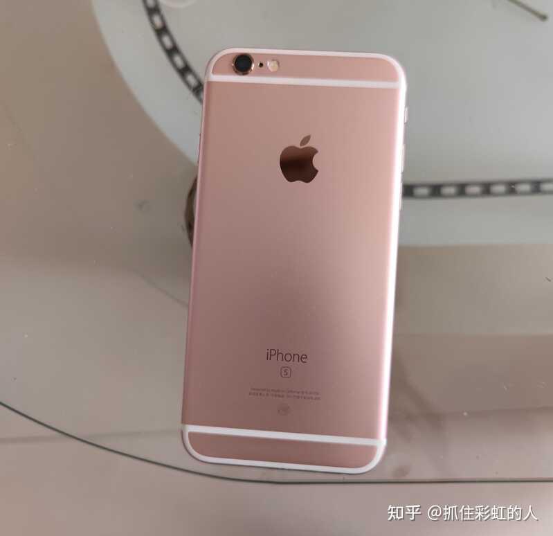 为什么有人会一直更换 iPhone 8，也不买新的手机？iPhone 8 ...-1.jpg