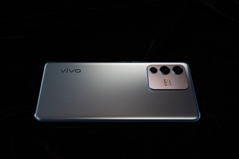 如何评价 12 月 22 日 vivo 发布的 S12 系列？-3.jpg