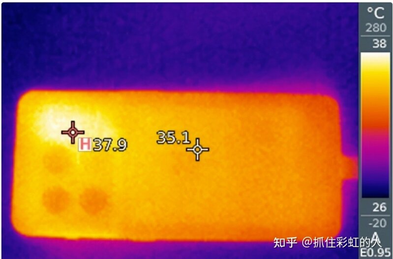 如何评价 1 月 11 日正式发布的一加 10 Pro ，有什么亮点和不 ...-2.jpg