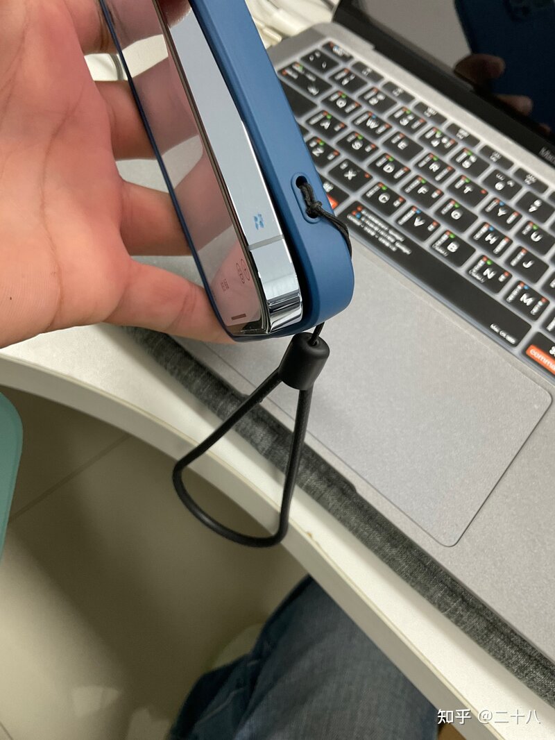 买了 iPhone 13 Pro 远峰蓝，过几天到货，有什么保护壳推荐 ...-1.jpg