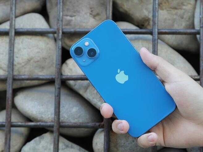 为什么同样是5000多，在iPhone12新机和二手iPhone13中 ...-1.jpg