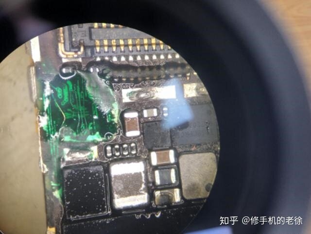 上家拆机导致iPhone6屏幕不显示，揭秘苹果手机螺丝孔下的 ...-5.jpg