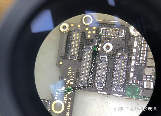 上家拆机导致iPhone6屏幕不显示，揭秘苹果手机螺丝孔下的 ...-6.jpg