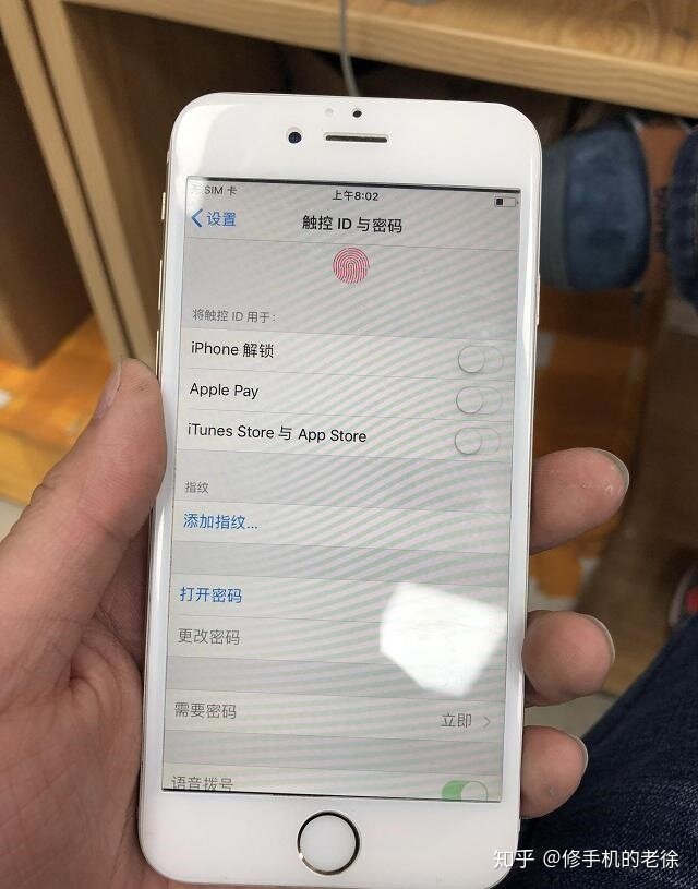 上家拆机导致iPhone6屏幕不显示，揭秘苹果手机螺丝孔下的 ...-12.jpg