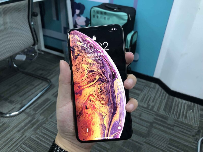 行业首拆！iPhone Xs Max 所有“机”密都在这里-1.jpg