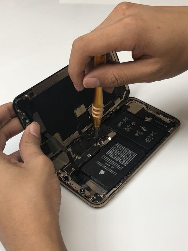 行业首拆！iPhone Xs Max 所有“机”密都在这里-12.jpg