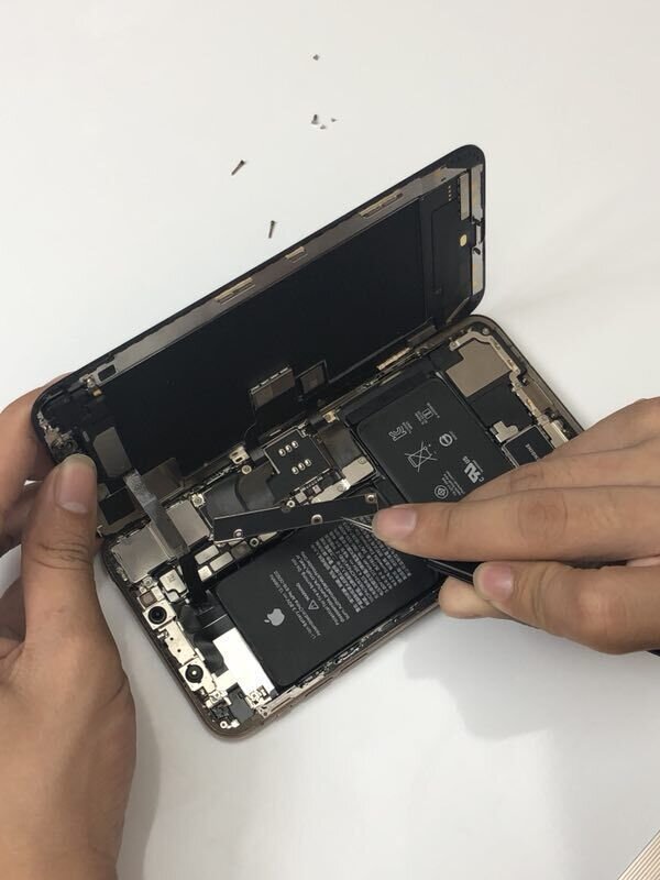 行业首拆！iPhone Xs Max 所有“机”密都在这里-13.jpg