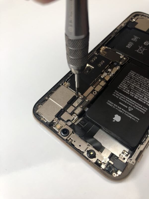 行业首拆！iPhone Xs Max 所有“机”密都在这里-15.jpg