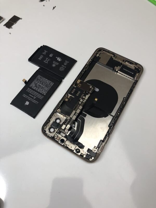 行业首拆！iPhone Xs Max 所有“机”密都在这里-19.jpg