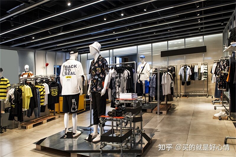 服装批发，网上进货好还是去实体批发市场进货好?-1.jpg