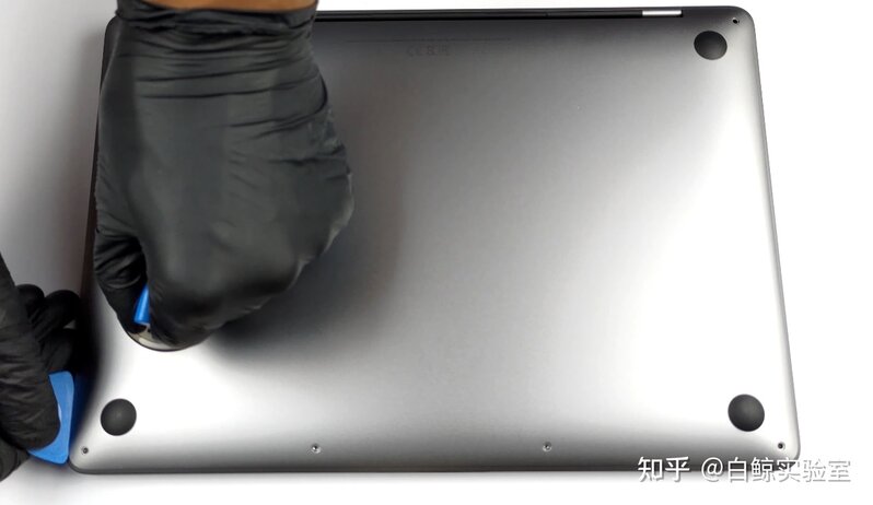 拆解评测2022款M2版13寸Macbook Pro值得入手？与老款 ...-2.jpg