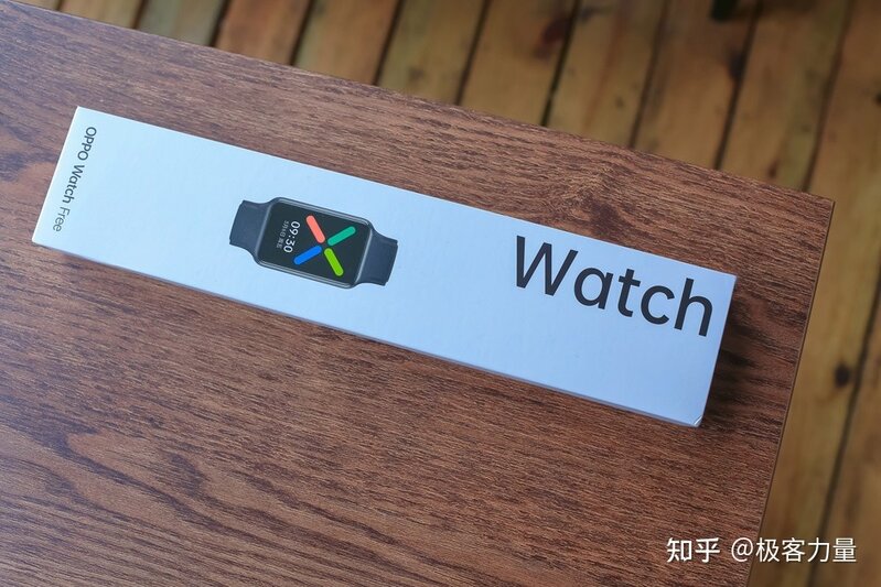 百变表盘个性随心，OPPO Watch Free不止智能更是穿搭潮品-2.jpg