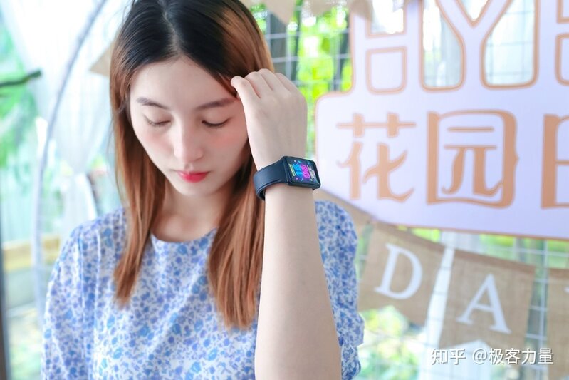 百变表盘个性随心，OPPO Watch Free不止智能更是穿搭潮品-14.jpg