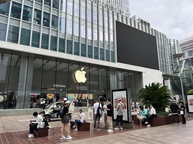 iPhone14破发严重：批发价跌850元！-1.jpg