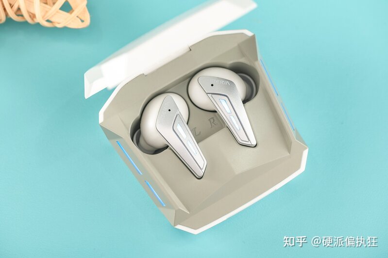拒绝同质化，红海中的另类机甲TWS耳机，西伯利亚S2-5.jpg