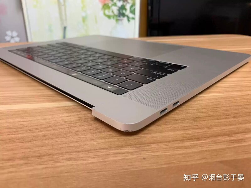 特价无头MacBook Pro MR932 18款15寸 标配 16G 256G-3.jpg