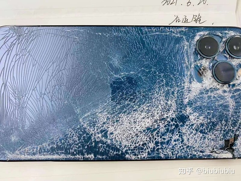 我的iPhone11后玻璃被我摔碎了，可以不用更换吗？-18.jpg