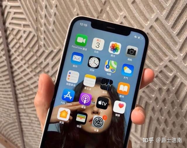 3799元的iPhone13上手体验，美版卡贴机值得购买吗？-6.jpg