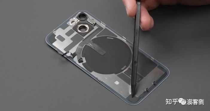 苹果iPhone 14系列拆解：主要零部件供应商都有哪些？-3.jpg