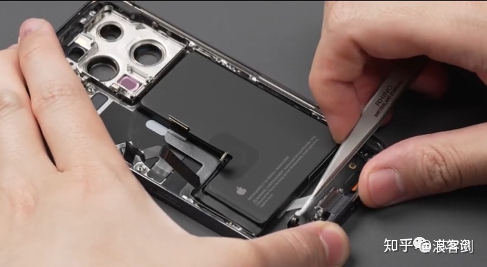 苹果iPhone 14系列拆解：主要零部件供应商都有哪些？-35.jpg