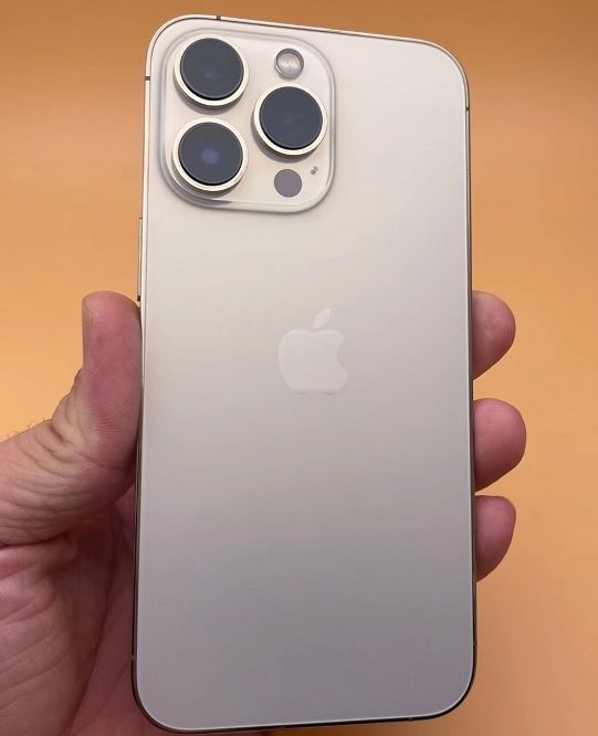 现在商家都这么黑了？粉丝被忽悠买了美版有锁iPhone13Pro ...-1.jpg