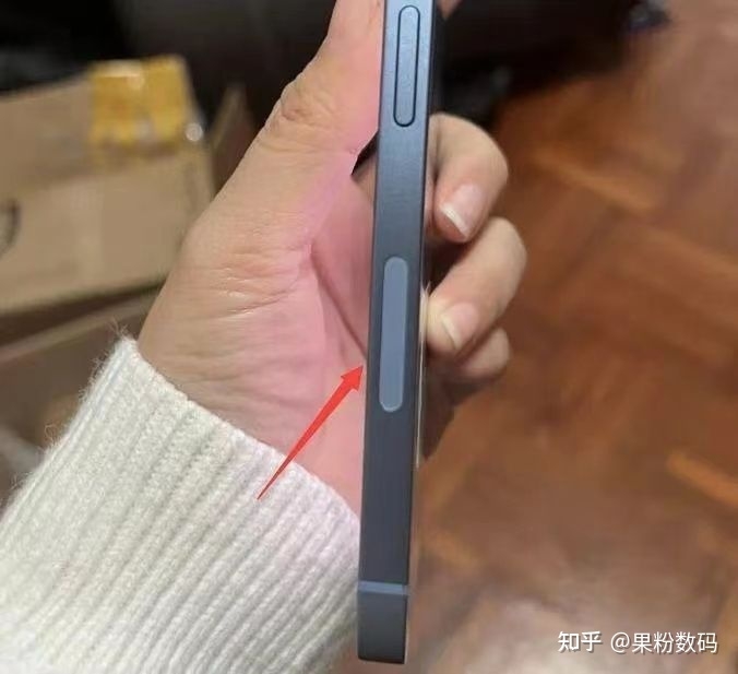 网友2900买了美版iPhone 14卡贴机，还开了卡槽，值得吗？-2.jpg