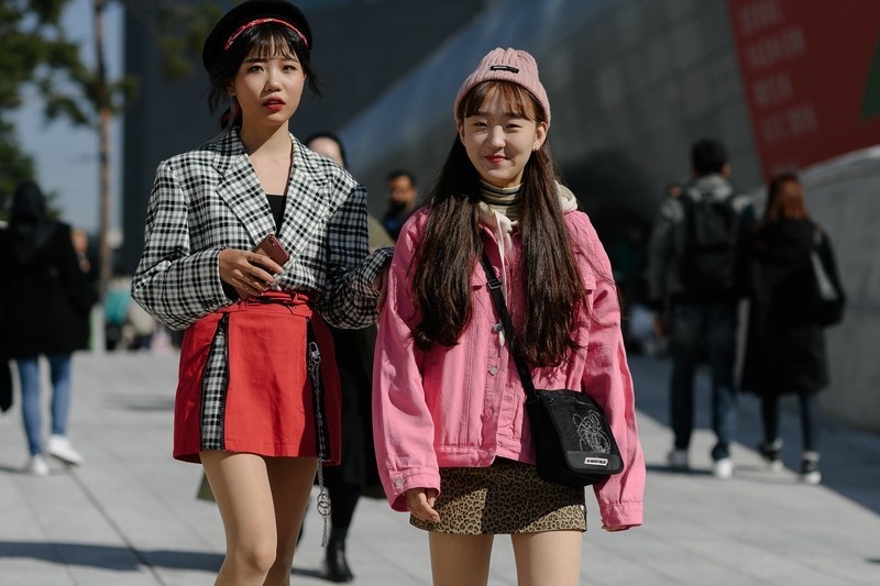 韩国消费者洞察 | 建立在自尊心上的狂热消费-1.jpg