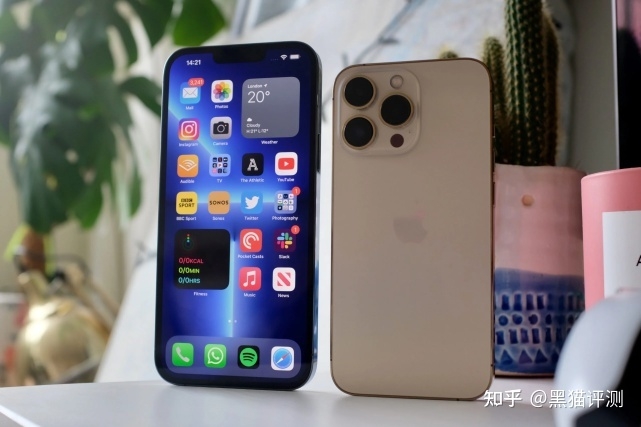 iPhone 13 Pro传来坏消息：明明支持120HZ，却强行锁80帧 ...-3.jpg