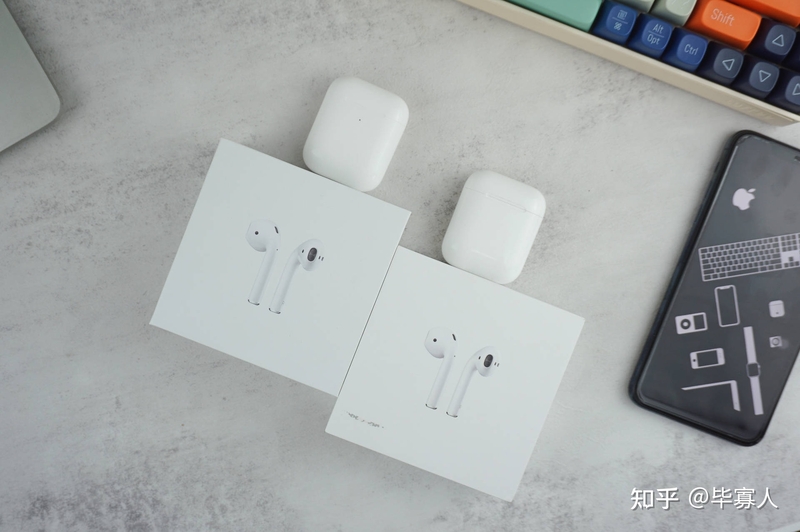 华强北顶配Airpods VS正版Airpods，这一点苹果被吊打-1.jpg