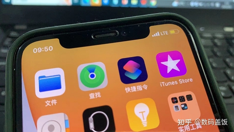 iPhone卡贴机科普：有锁卡贴机比无锁跌价快，买了之后就 ...-1.jpg