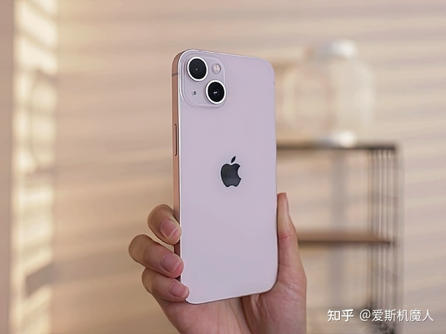 iPhone 14 和 14 Plus 有什么区别，买哪个性价比高？-7.jpg
