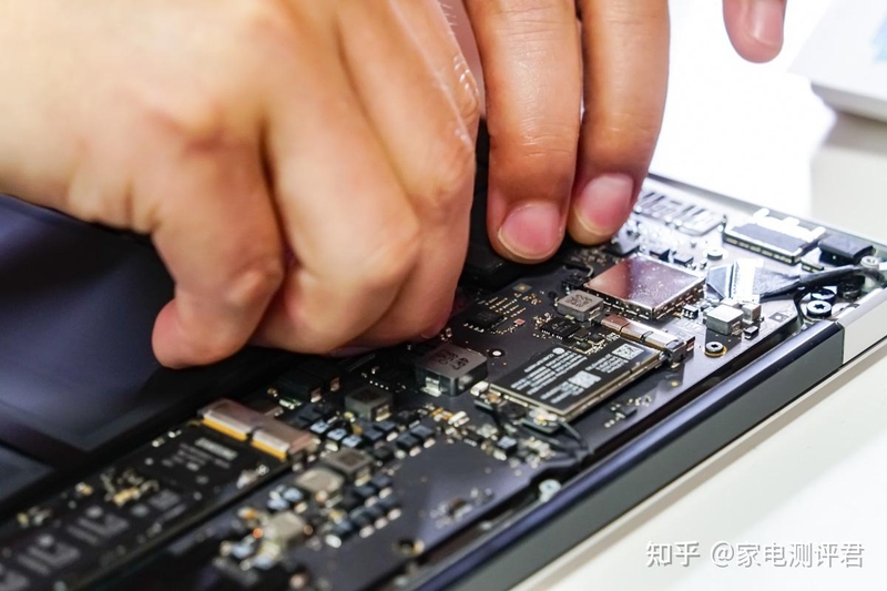 电脑小白更换电池，应该怎么挑选？去维修店还是自己网购换 ...-18.jpg