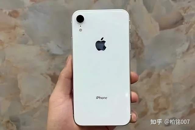 iPhoneSE4完虐国产手机，国产旗舰手机还有啥遮羞布？-2.jpg