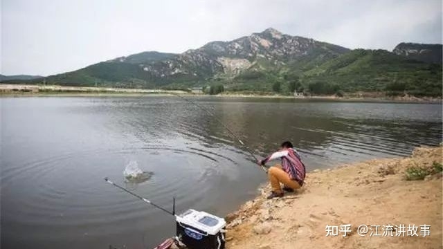 野钓想快速上鱼，就学会远离以下这些钓位-2.jpg
