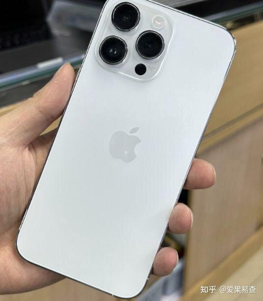 苹果不保值了！iPhone 14ProMax降价，要“上岛”吗？-1.jpg